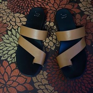 Great Condition Fashionable Sandal
